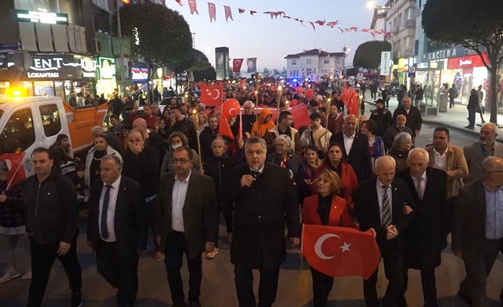 CHP’den ‘Cumhuriyet’ Yürüyüşü